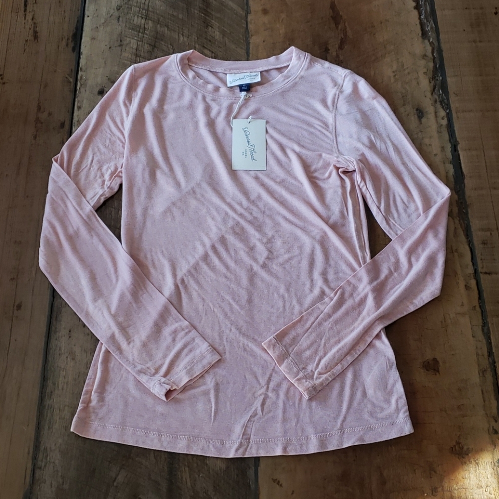 UNIVERSAL THREAD GOODS CO. LONG SLEEVED SHIRT